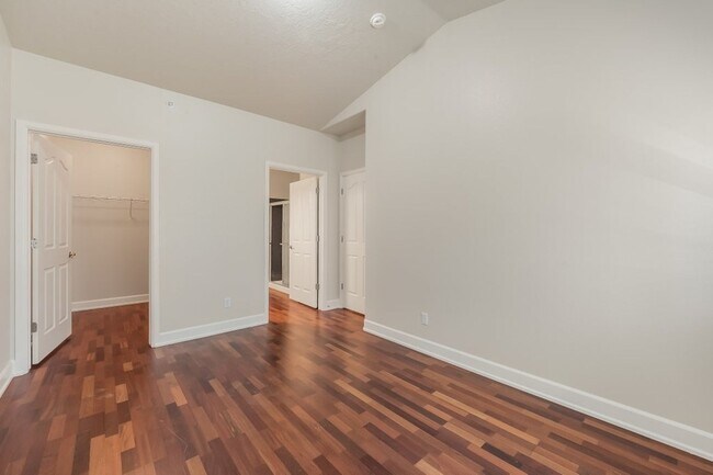 Building Photo - 6670 N Spurwing Loop