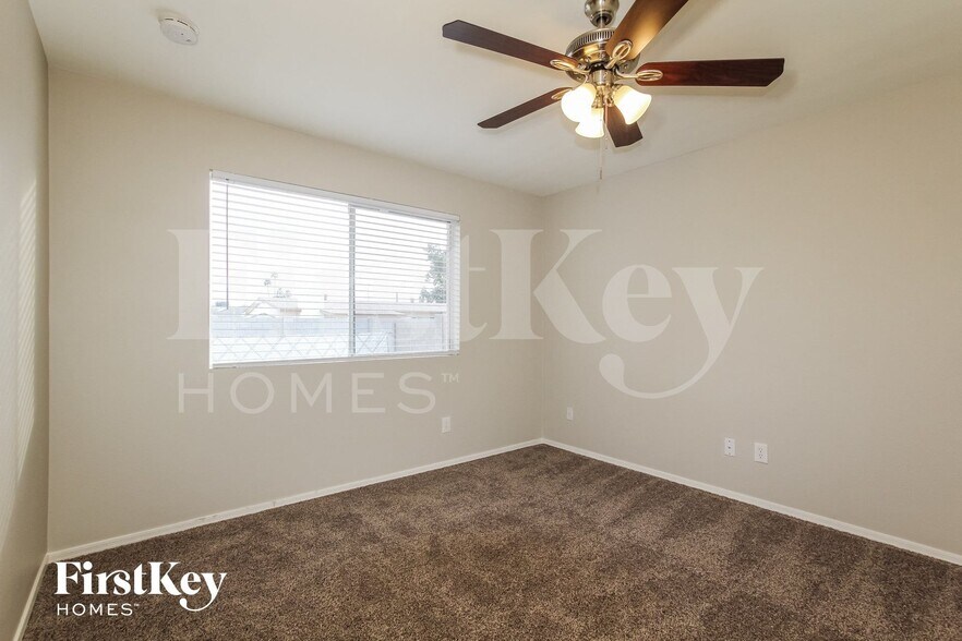 Building Photo - 4237 W Brown St