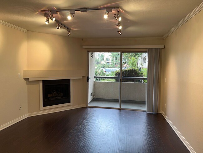 Building Photo - 21450 Burbank Blvd