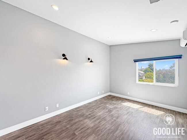 Building Photo - Sophisticated 2BD/2.5BA City Heights Home with Private Deck, Canyon Views & Soaking Tub