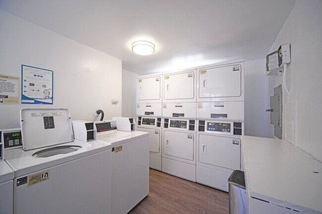 Building Photo - 18411 Vincennes Street