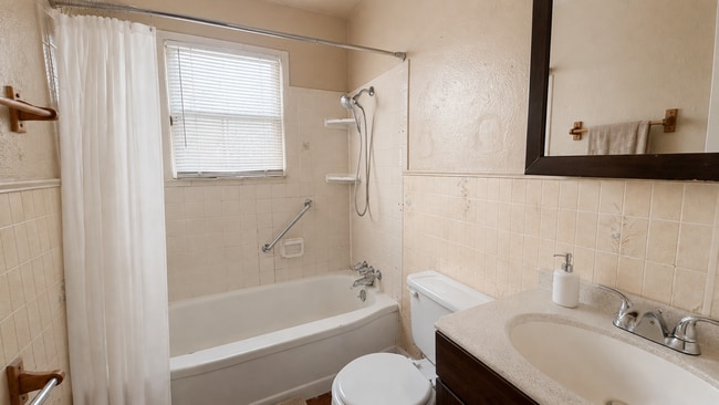Building Photo - 3932 Mallard Dr