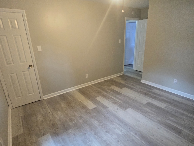 Building Photo - 1226 Roundtree Cir