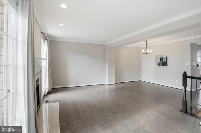 Building Photo - 12831 Silvia Loop