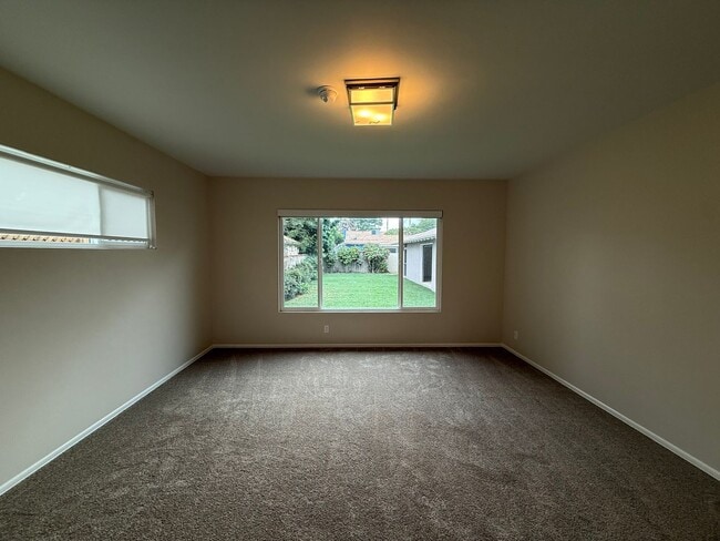 Building Photo - Beautiful Home in a Lovely Neighborhood! Available Spacious 2 Bedroom and Two Bathroom!