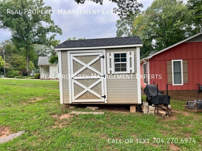 Building Photo - 21212 Rio Oro Dr