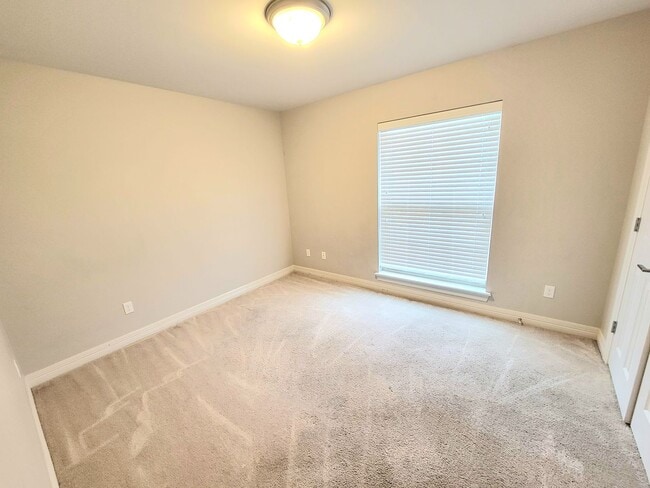 Building Photo - Great home in Legacy!