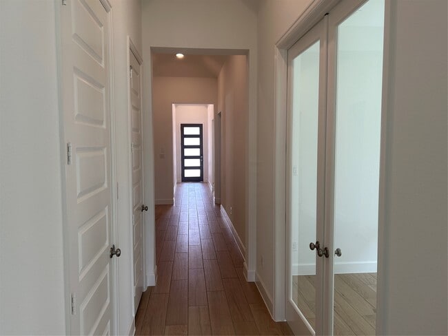 Building Photo - 9644 Mount Brewer Ln