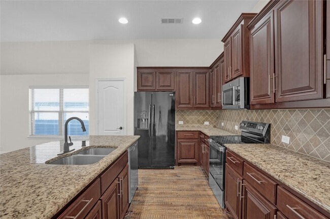 Building Photo - 2105 Burke Dr