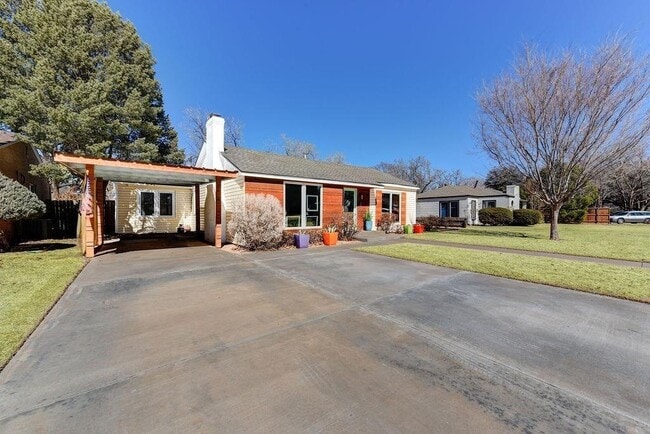 Building Photo - 3318 20th St