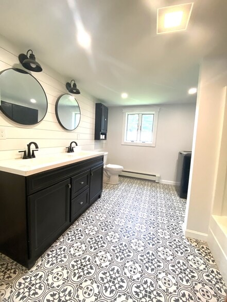 Building Photo - 60 Sheldon St