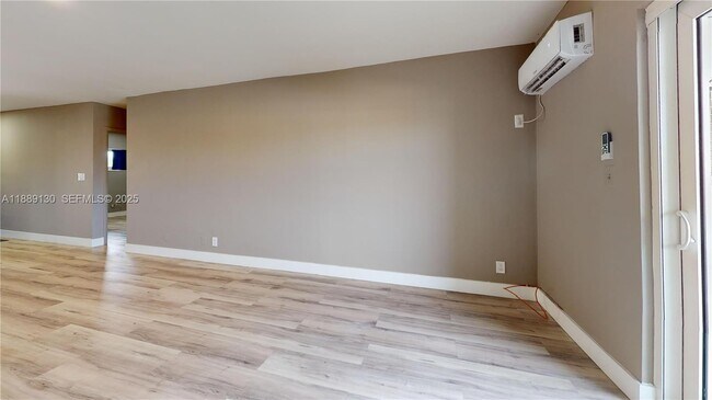 Building Photo - 13105 Ixora Ct