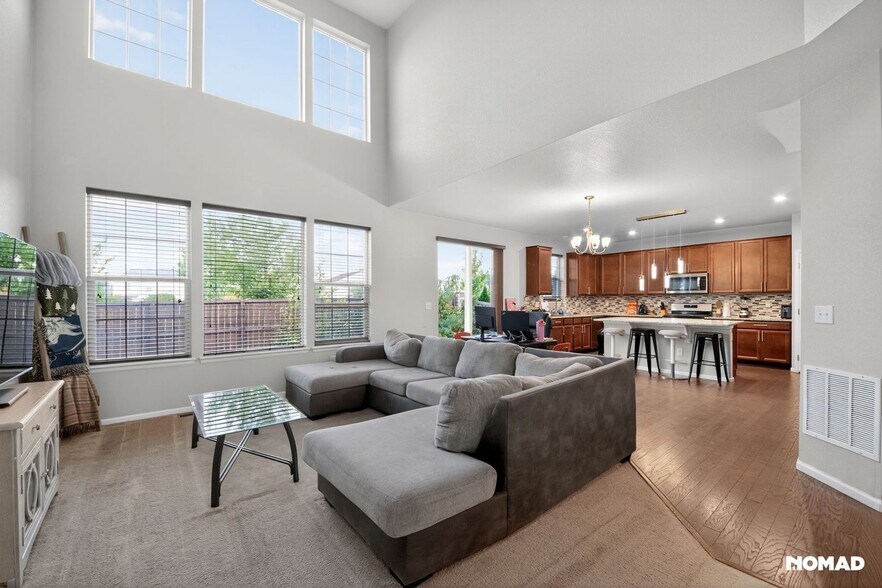 Building Photo - 15980 E Otero Cir