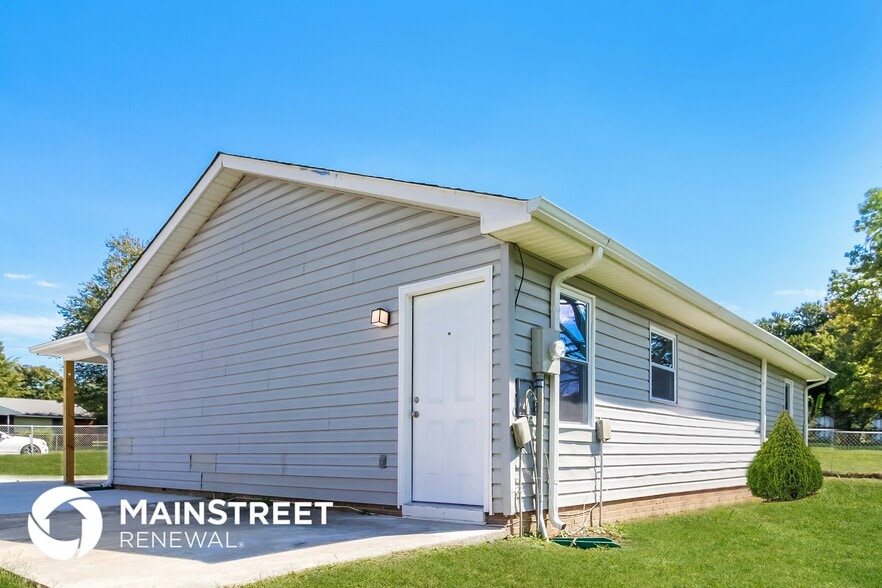 Building Photo - 2318 Acorn Rd