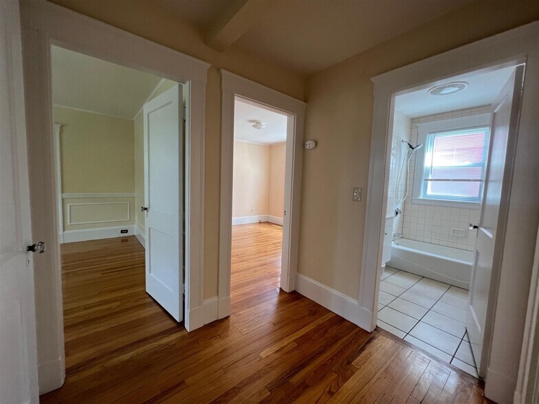 Building Photo - 638 Huron Ave