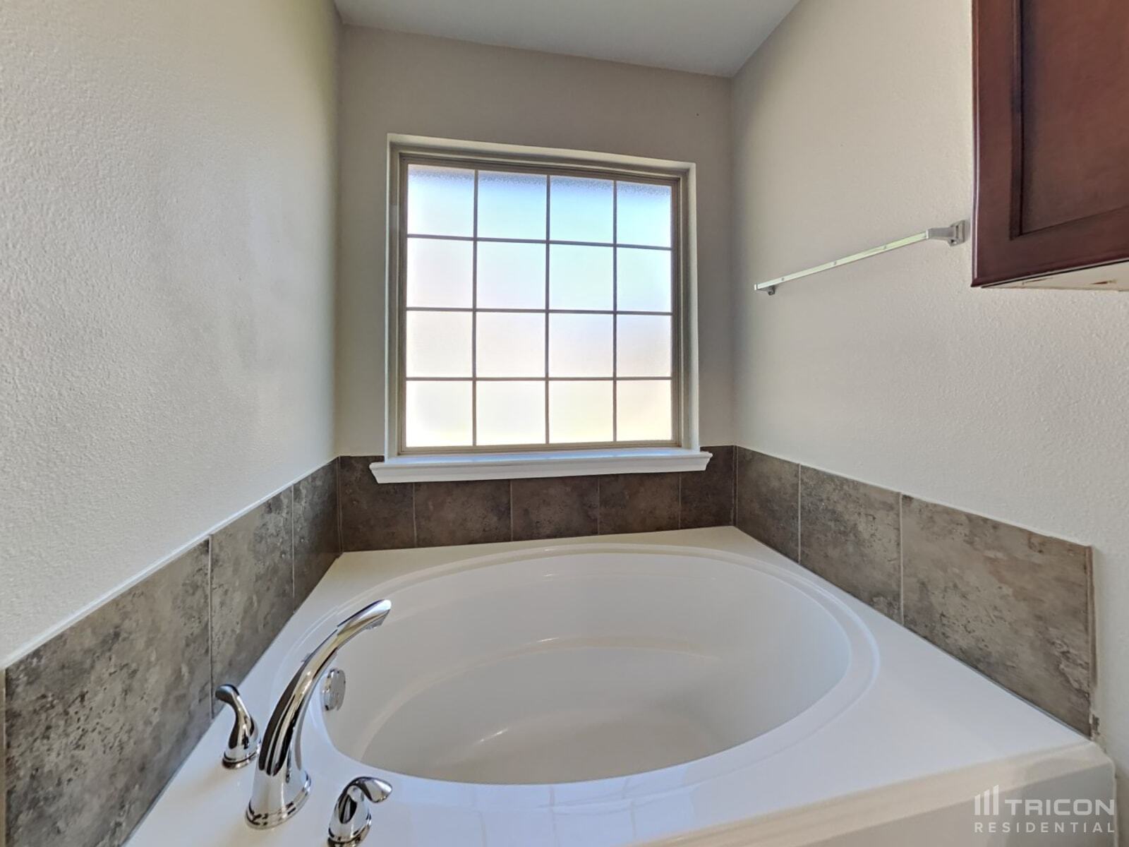 Building Photo - 952 Oak Lynn Dr