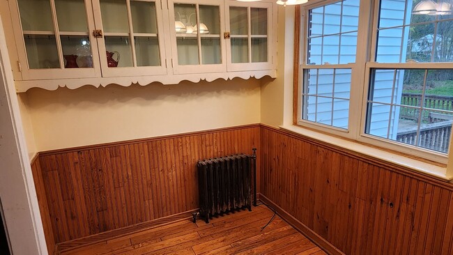 Building Photo - Four Bedroom Single Family home in Derreck...