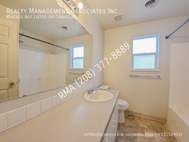 Building Photo - 835 N White Barn Rd