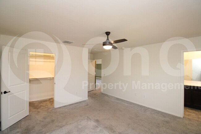 Building Photo - 987 Calle Calca
