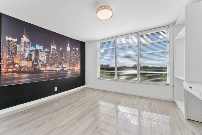 Building Photo - 3001 S Course Dr