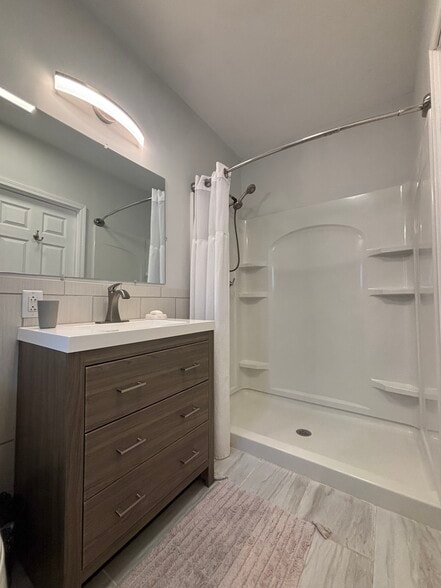 Building Photo - 38 Fern St