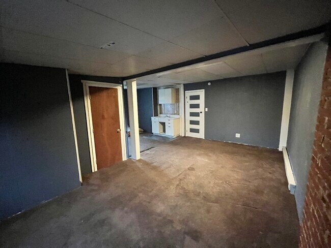 Building Photo - 33 W Commerce St