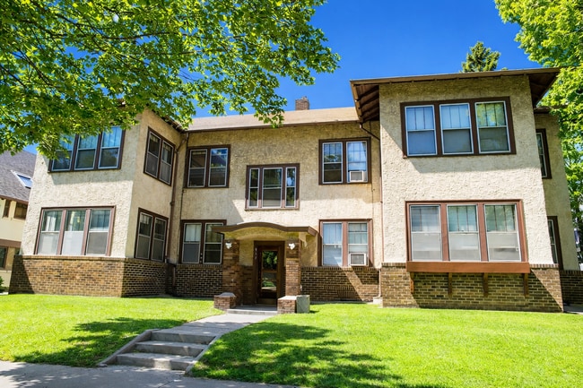 Building Photo - 417 11th Ave SE