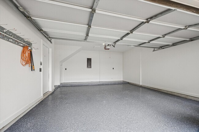 Building Photo - 2404 Fairview St