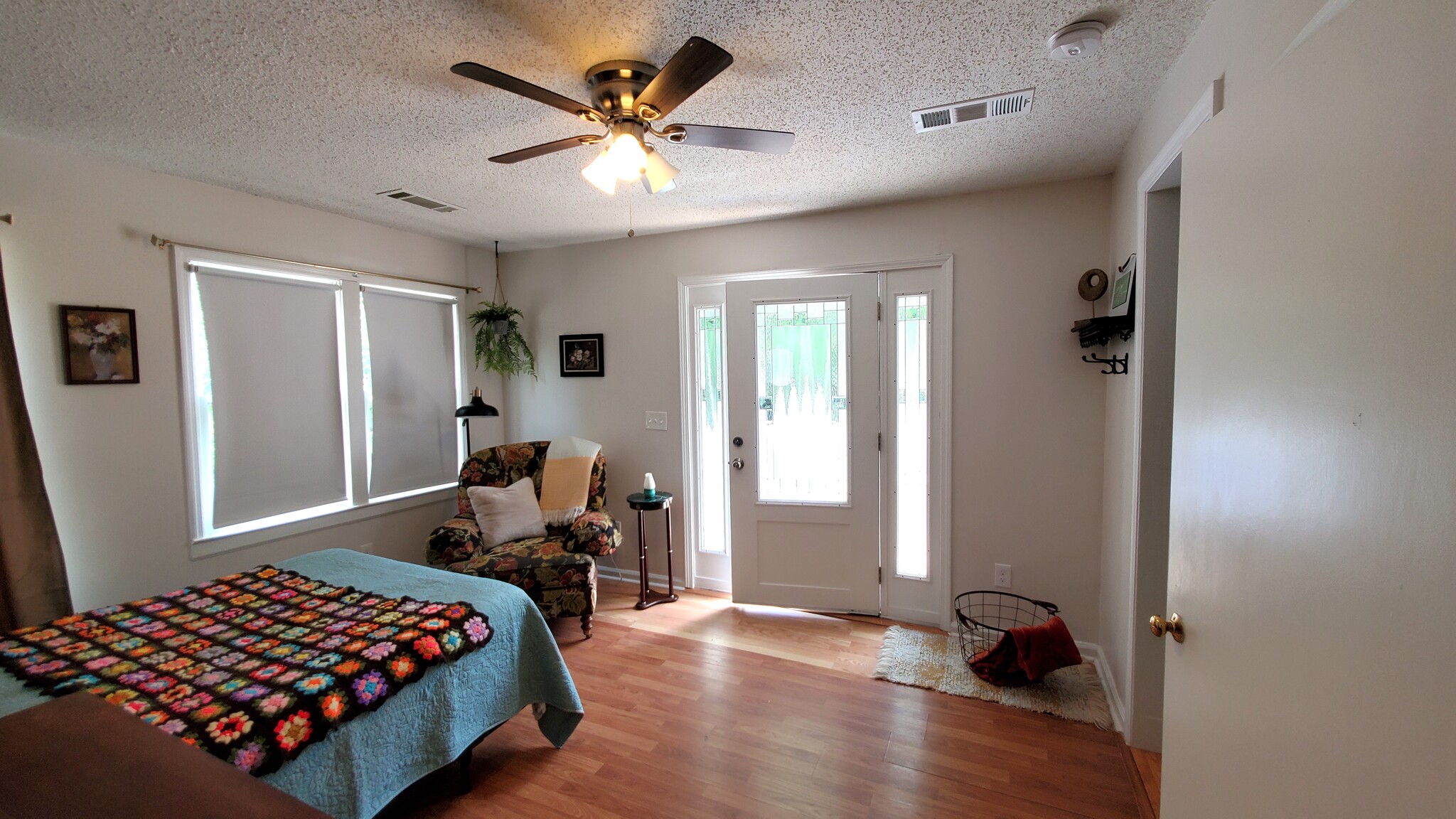 bedroom/living area - 191 Thurston Dr NW