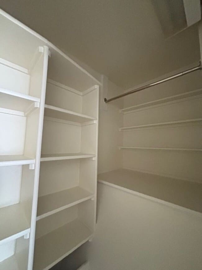 Building Photo - 4 Bedroom 2 Bath House by Frontier Park