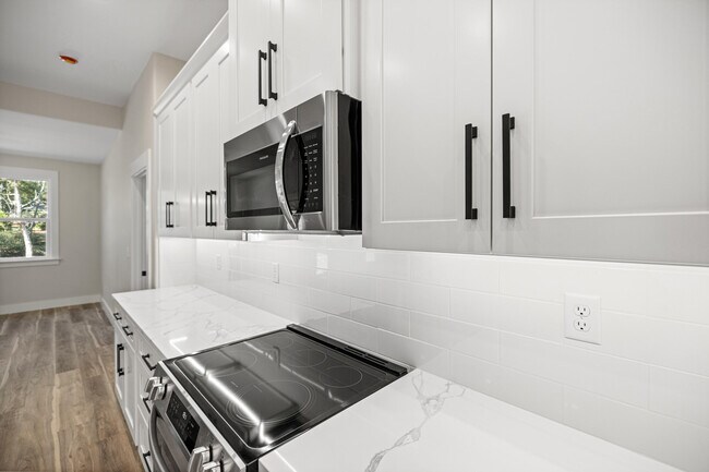 Building Photo - 109 Spruce St