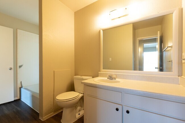 Building Photo - Crestridge Apartments