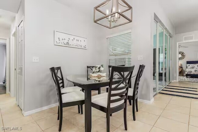 Building Photo - 2705 SW 11th Pl