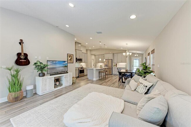 Building Photo - 12476 Oak Hill Way