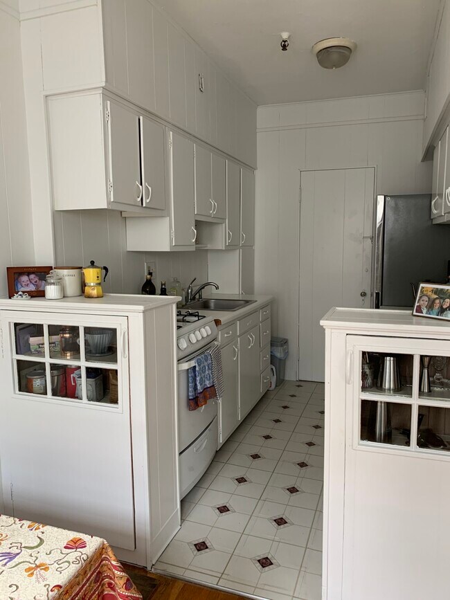 Building Photo - 2001 Commonwealth Ave