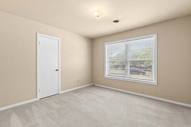 Building Photo - 605 Catalina Dr