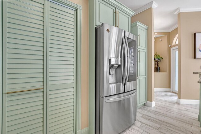 Building Photo - 2076 Cezanne Rd