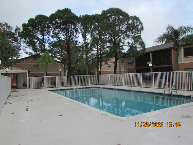 Building Photo - 4125 Pinewood Dr NE