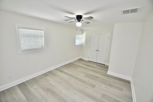 Building Photo - 7634 Wynlea St