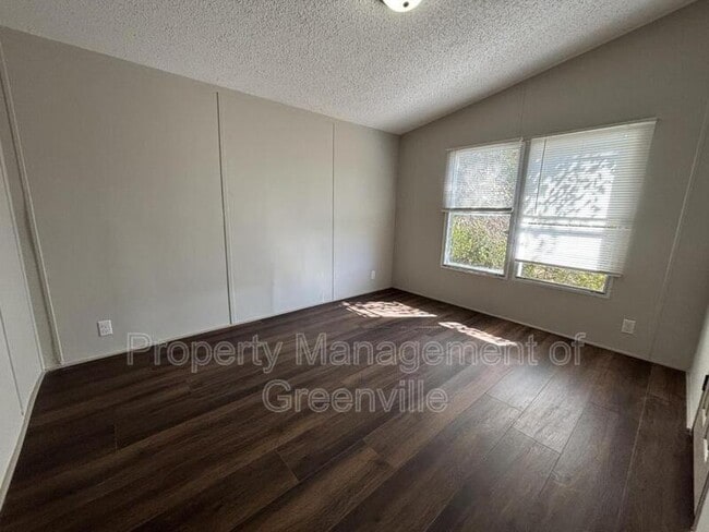 Building Photo - 102 Tifton Ct