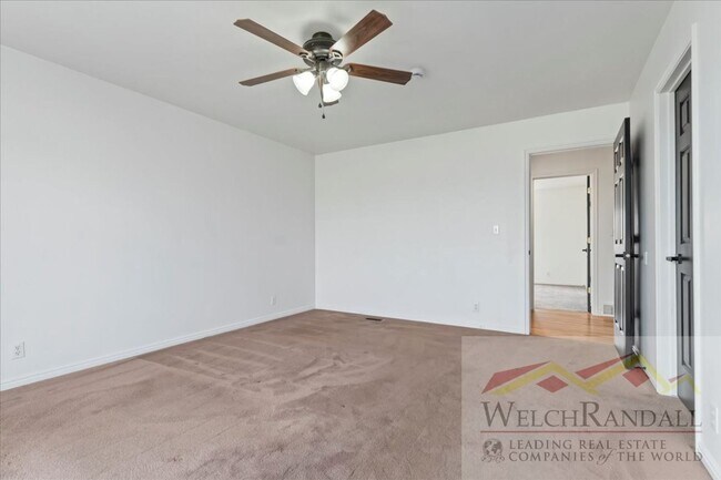 Building Photo - Spacious Single Family Home With Attached ...