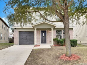 Building Photo - Charming 3 Bedroom 2 Bath home in Northeast Crossing.