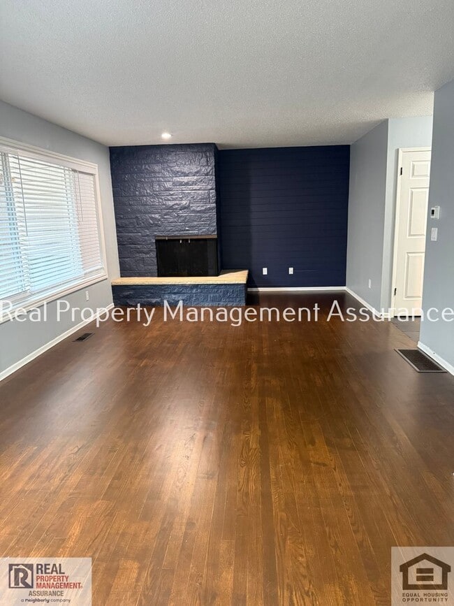 Building Photo - 324 SW Frenwood Way