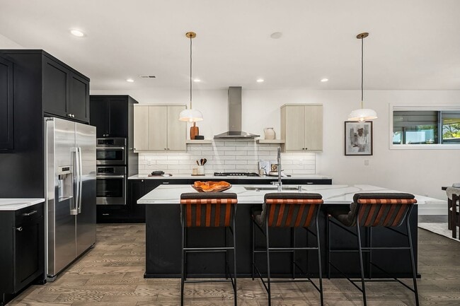 Building Photo - 4bd/3.25 Kirkland Home