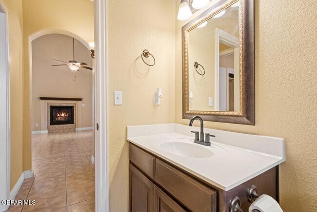 Building Photo - 11605 St Thomas Way