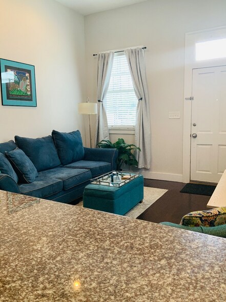 Building Photo - 317 S Salcedo St