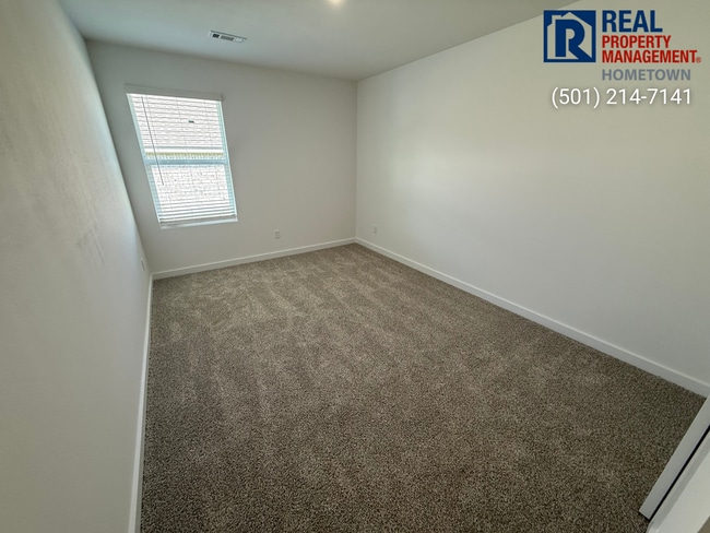 Building Photo - 108 E Fredonia Ct