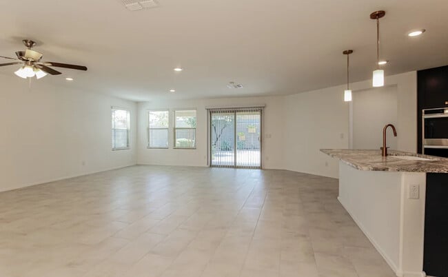 Building Photo - 2134 W Pleasant Ln