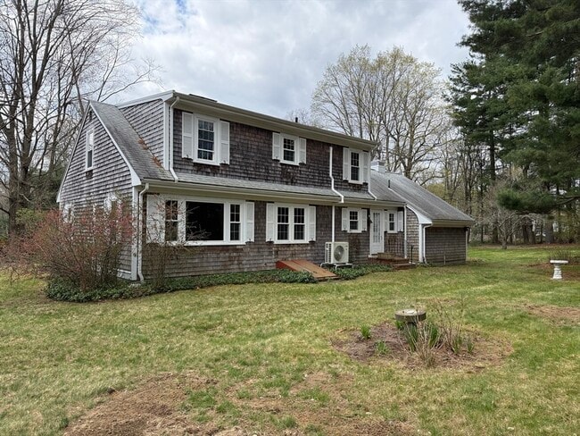 Building Photo - 3 Crescent St