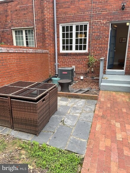 Building Photo - 703 Chetworth Pl